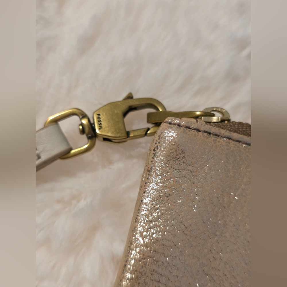 Fossil Leather Wristlet Clutch NEW - Picture 4 of 6